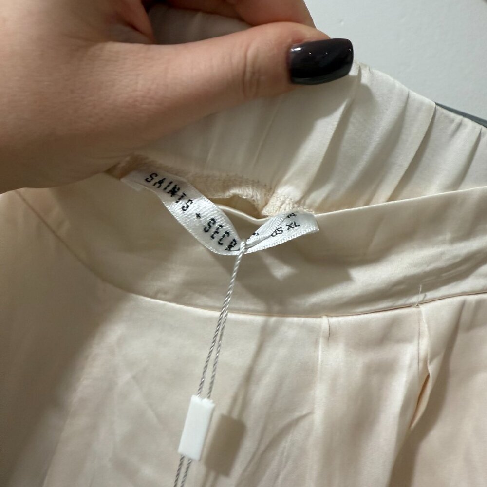 🏷 *NWT* 🤍✨ Saints & Secrets Tammi Satin Set Oyster XL (Crop Top + Pants)🤍✨ - Picture 9 of 14